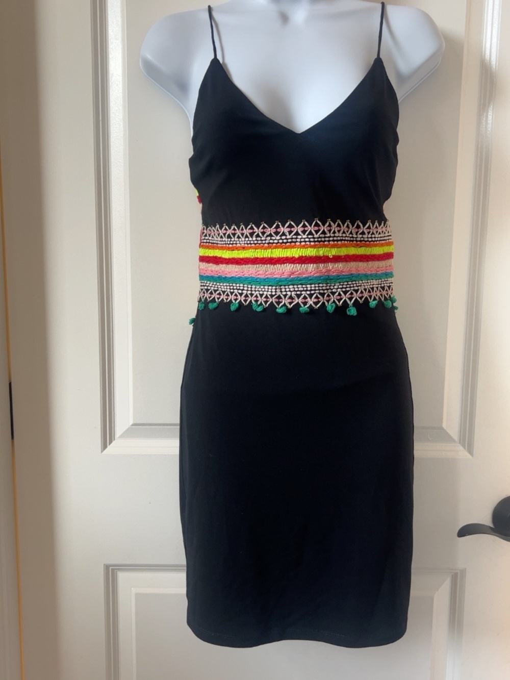 Alice + Olivia Black Embroidered Cutout Back Dress Size 4